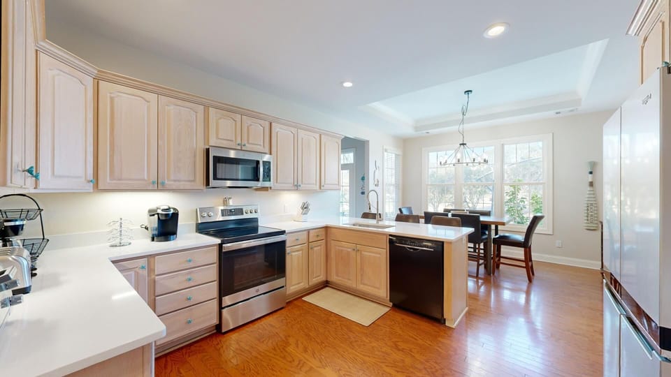 Fully Stocked Kitchen