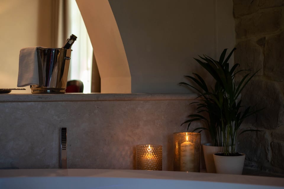 Suite, Patio | Jetted tub