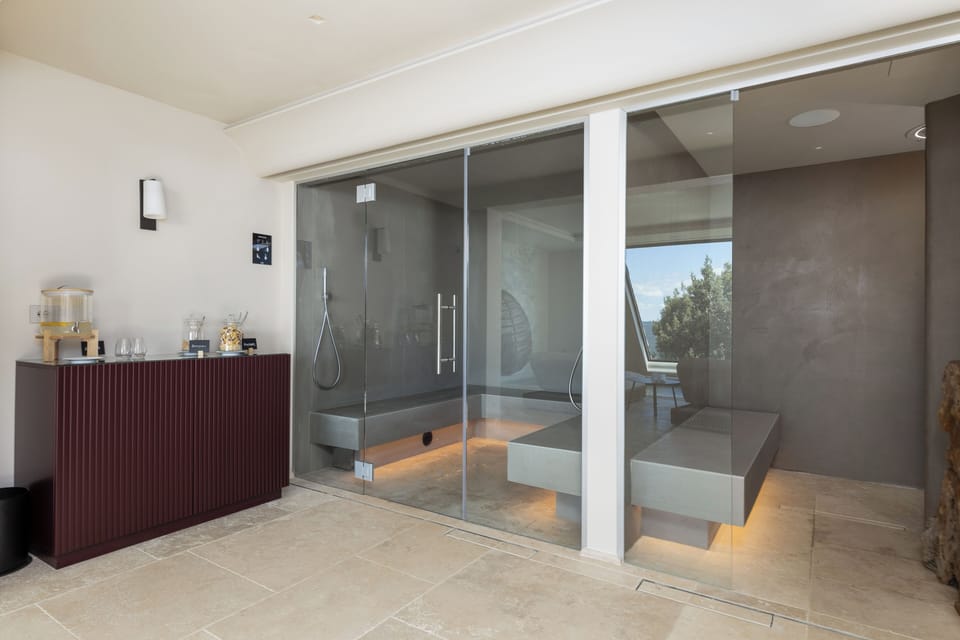 Steam room 