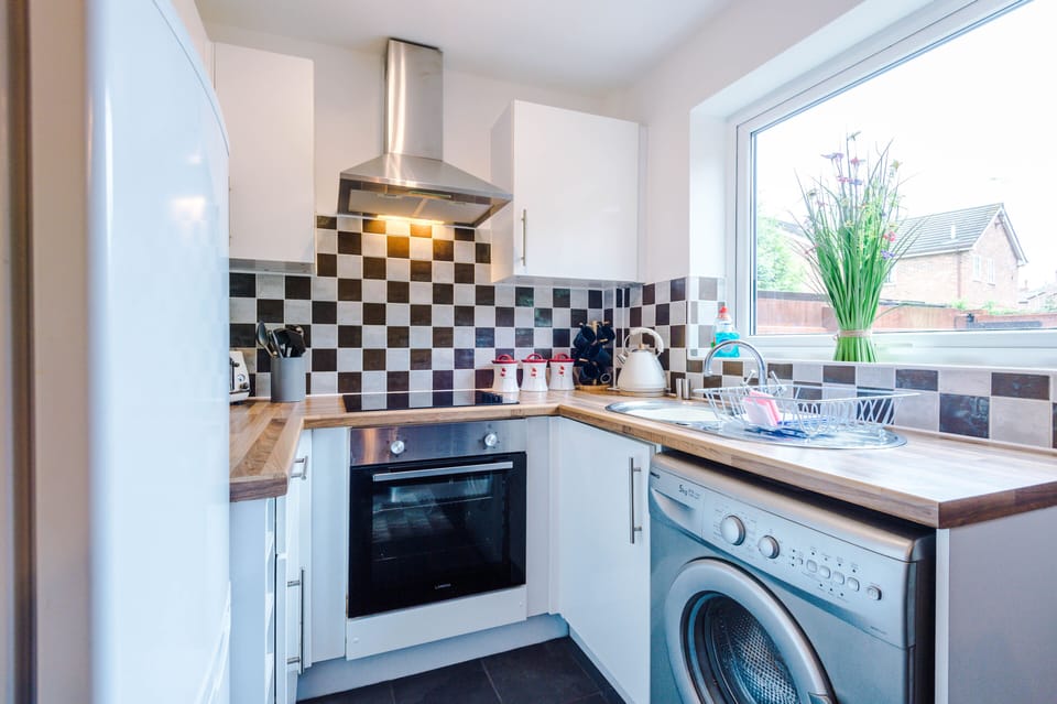 House | Private kitchen | Full-size fridge, microwave, oven, stovetop