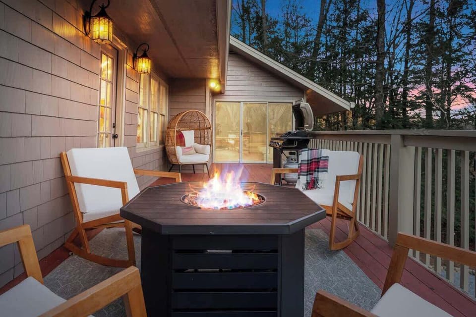 Cozy Upper Deck Fire Pit