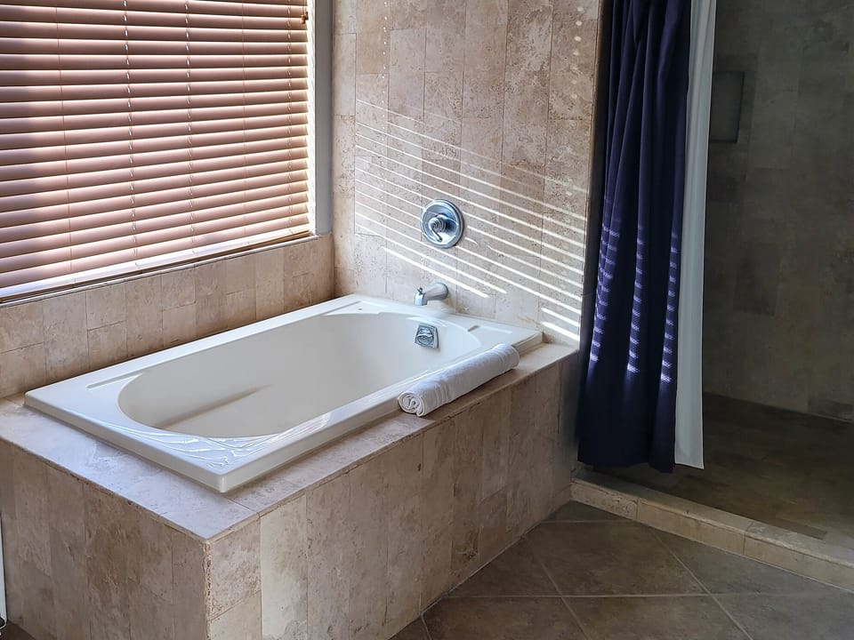 Master 2 bathroom