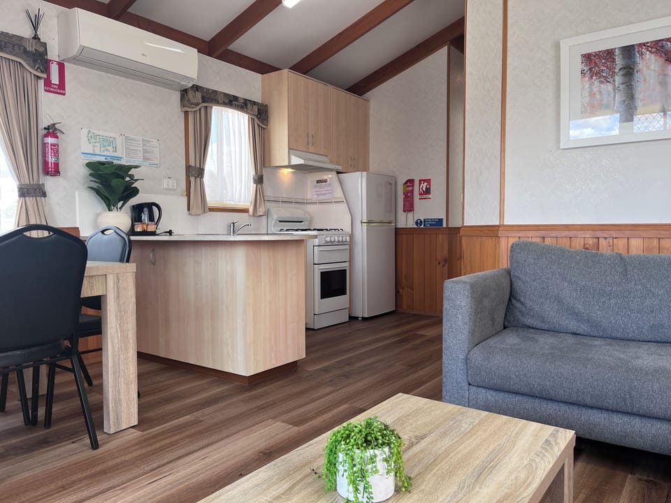 Family Villa | Private kitchen | Fridge, microwave, oven, stovetop