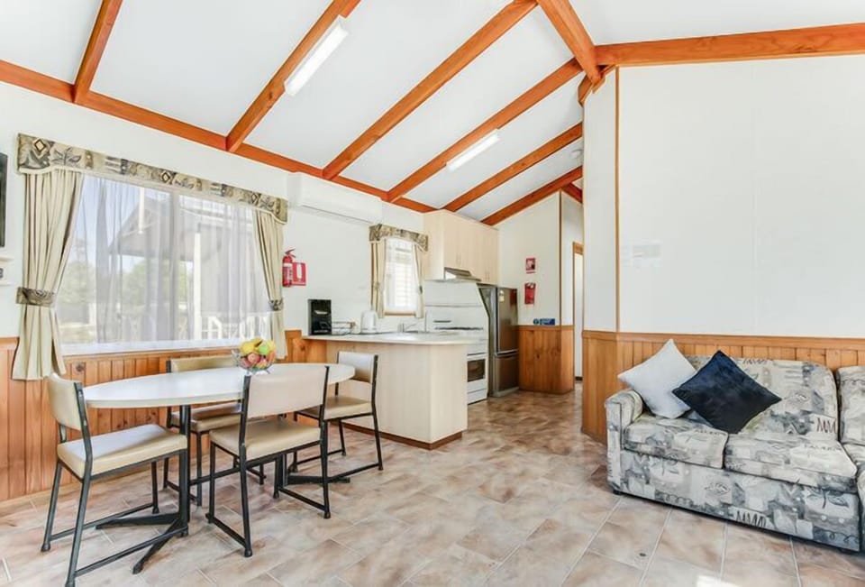 Family Villa | Free WiFi, bed sheets