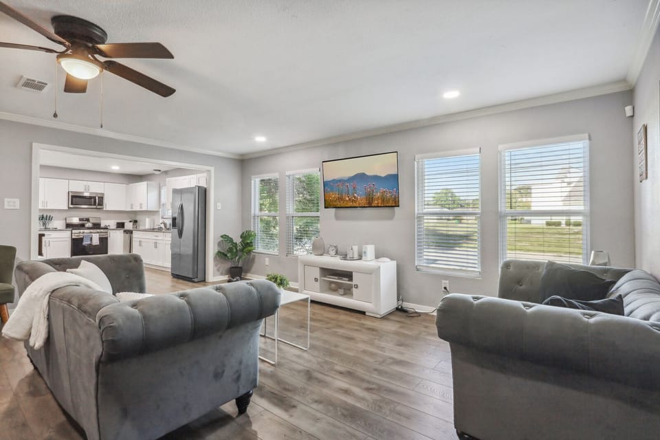 Spacious living room with 55" Roku Smart TV
