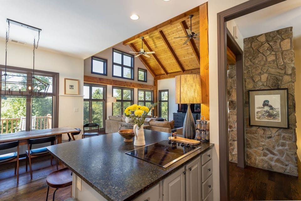 Ceramic Cook Top in the Kitchen Island
