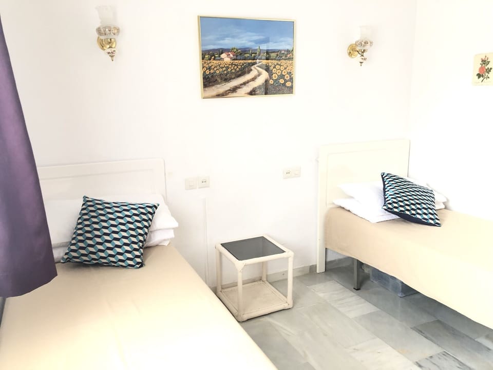 2nd Bedroom 