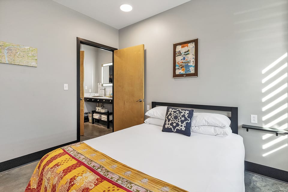 Private queen bedroom