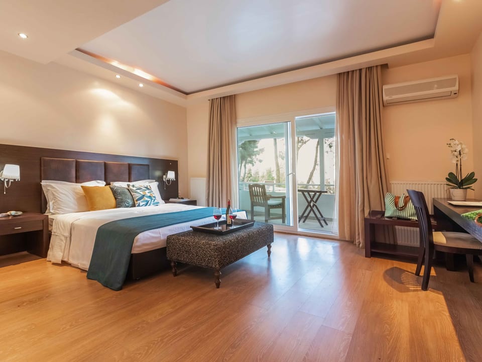 Deluxe Villa | 5 bedrooms, desk, free WiFi, bed sheets