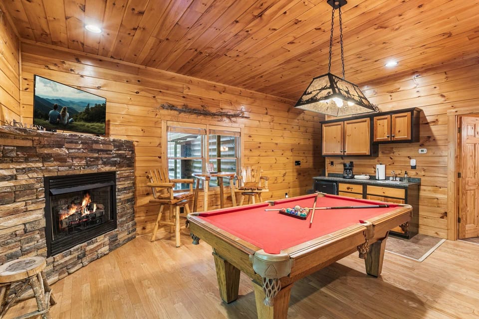 REGULATION SIZE BILLIARDS TABLE