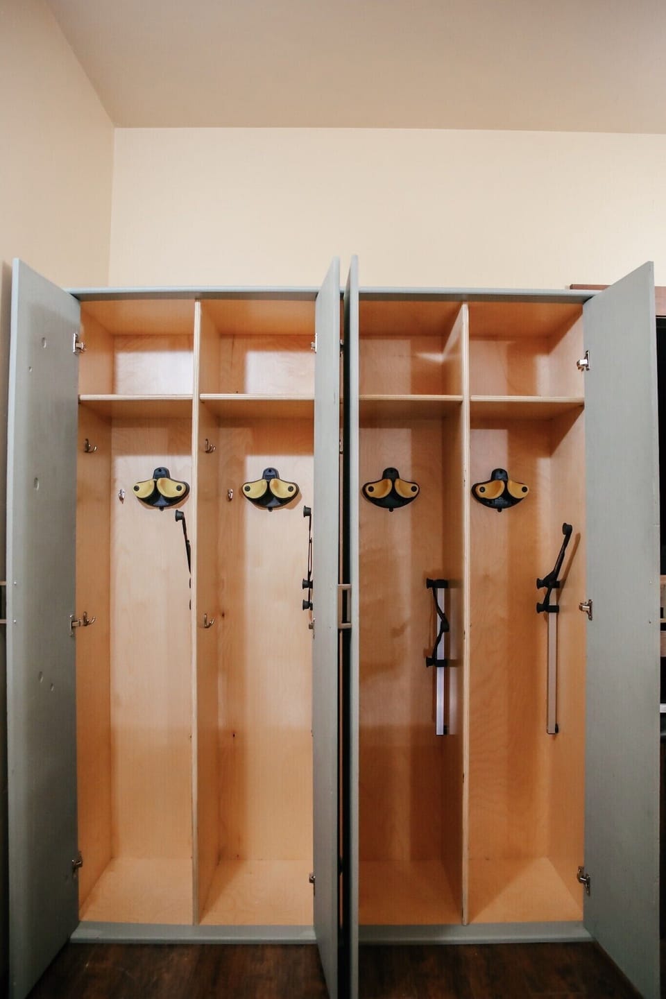 Ski/Snowboard Lockers right outside unit for easy & safe gear storage!