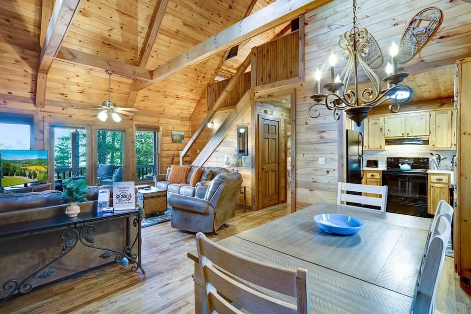 DINING FACING LIVING RM