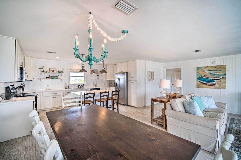 Dining Area | Dishware & Flatware