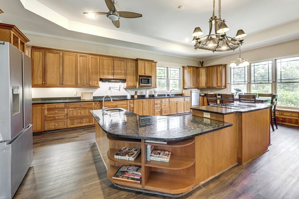 Fully Equipped Kitchen | Cooking Basics Provided