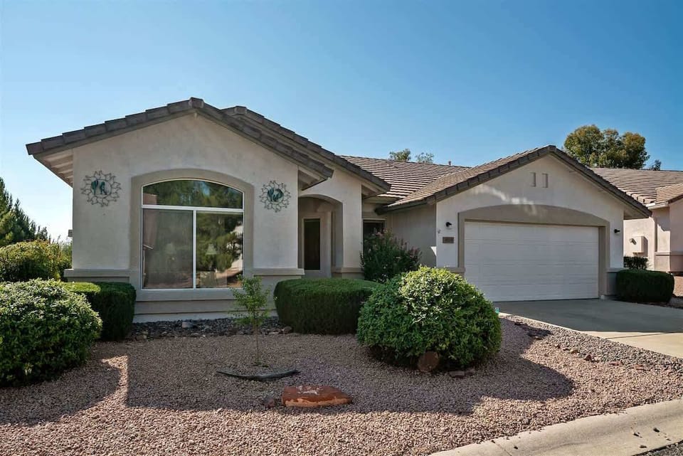 Bronco is a charming 2 bedroom 2 bathroom vacation home in historic Cottonwood