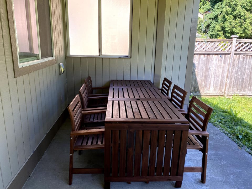 Outdoor dining