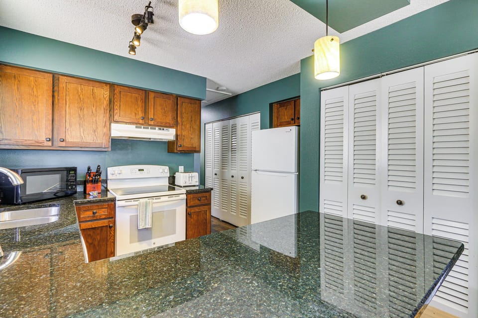 Kitchen | Upper Level