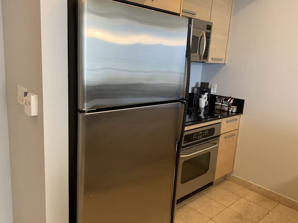 Full kitchen