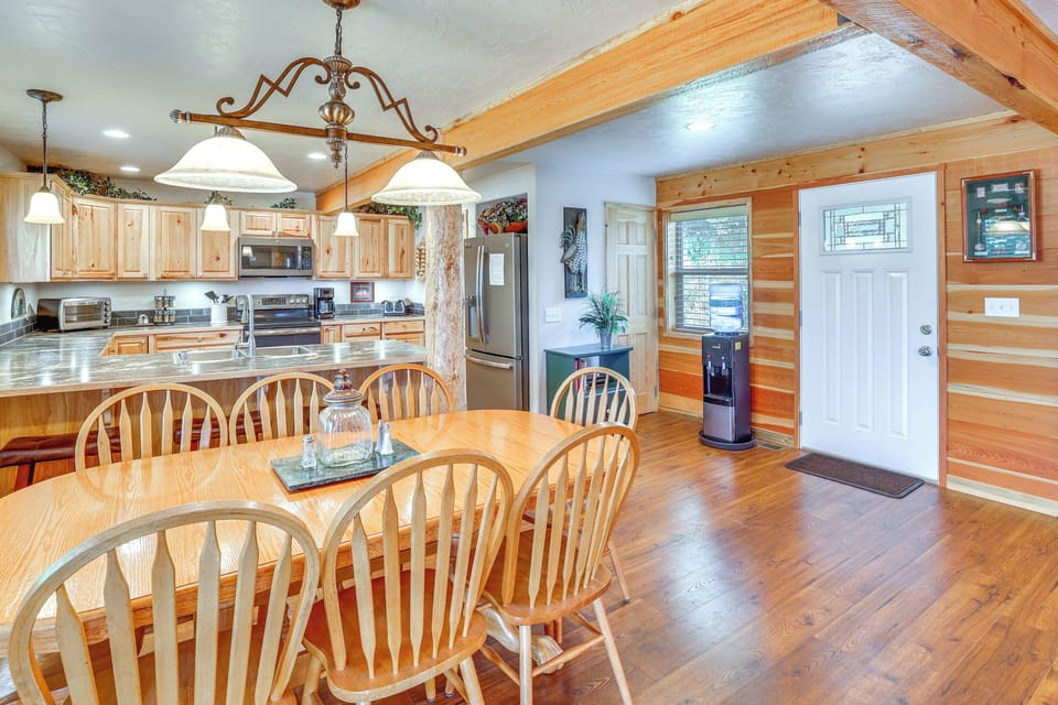 Dining Area | Dining Table | Dishware/Flatware