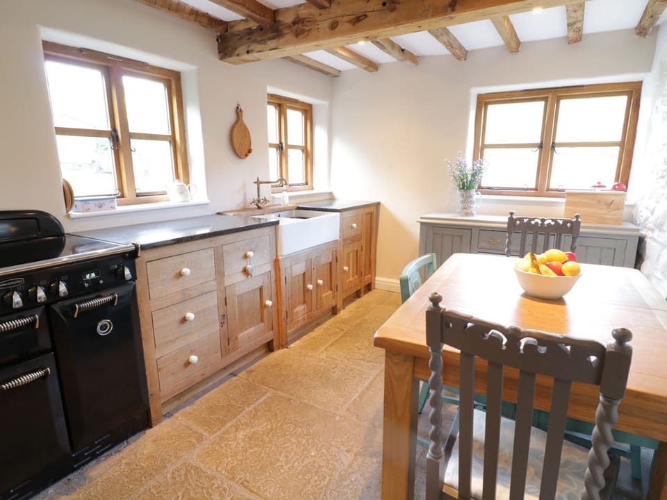 Cottage | Interior