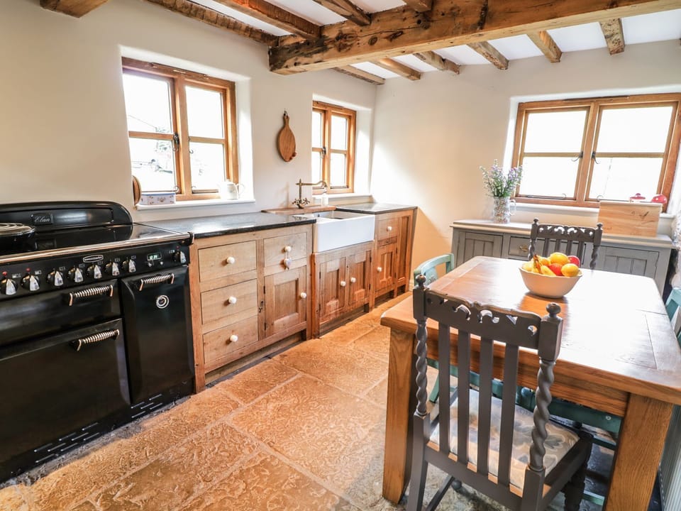 Cottage | Interior