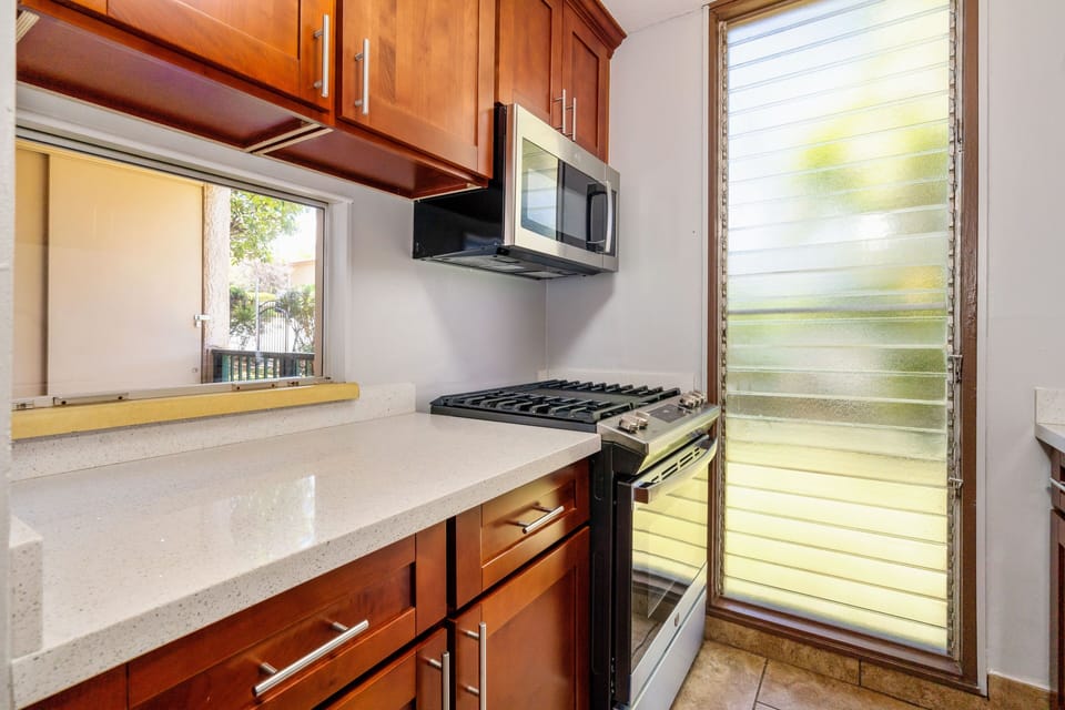 Lots of natural lighting in the kitchen.