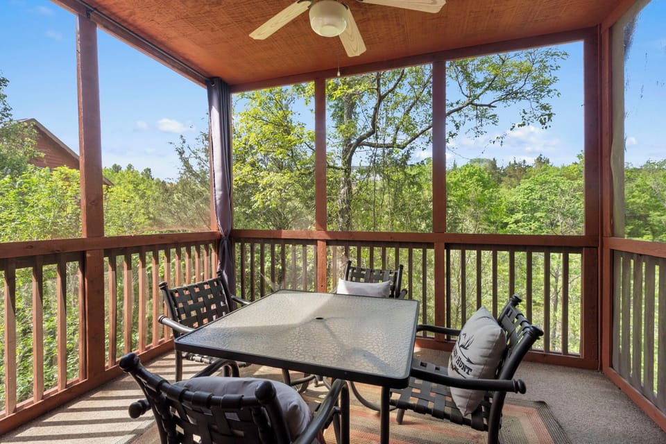 Screened-In Porch