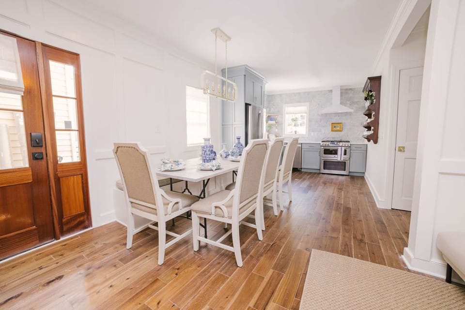 42 B Dining Area