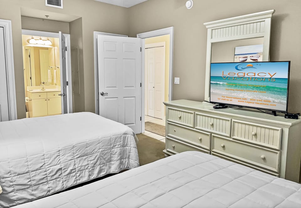 Summer Place #202 Bedroom #3: Full / Full Beds