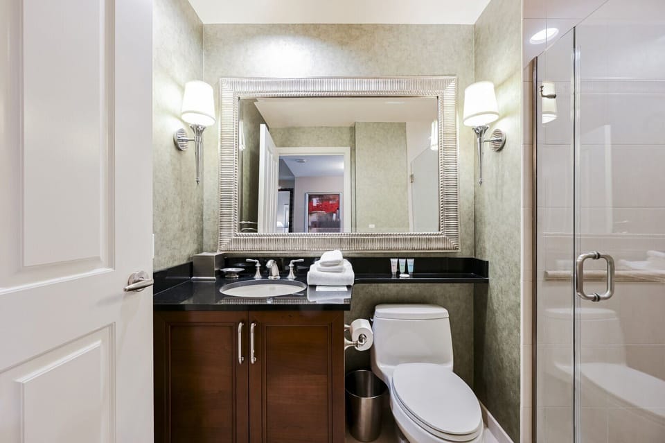 Modern and Comfortable Toilet Space
