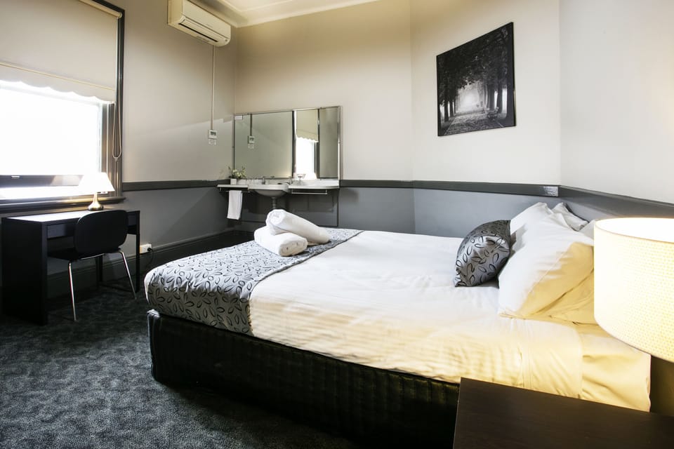 Iron/ironing board, WiFi (free), bed sheets