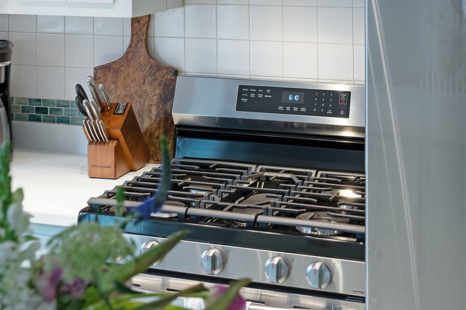 Gas range for cooking if you must!