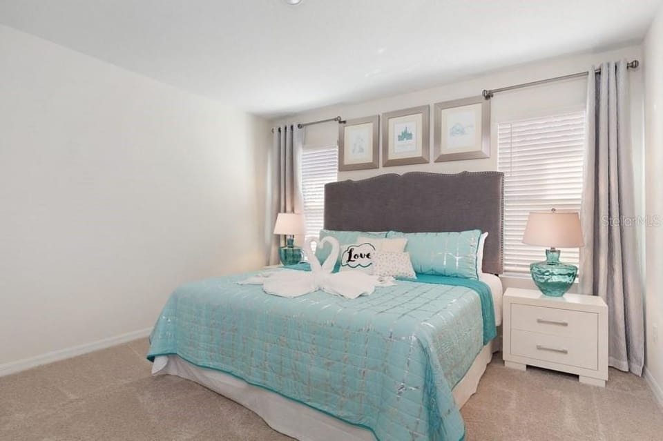 bedroom2.jpg