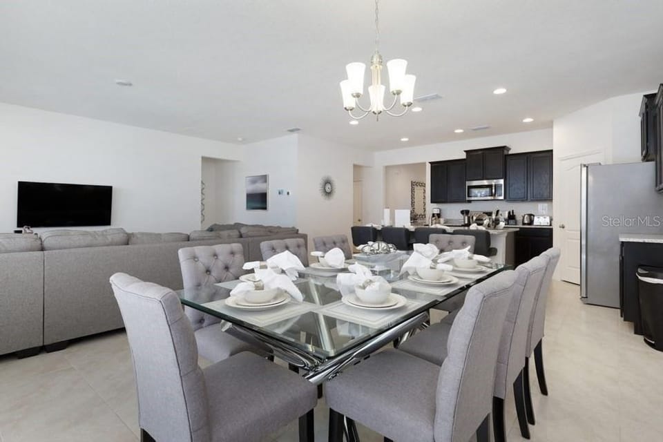 diningArea.jpg