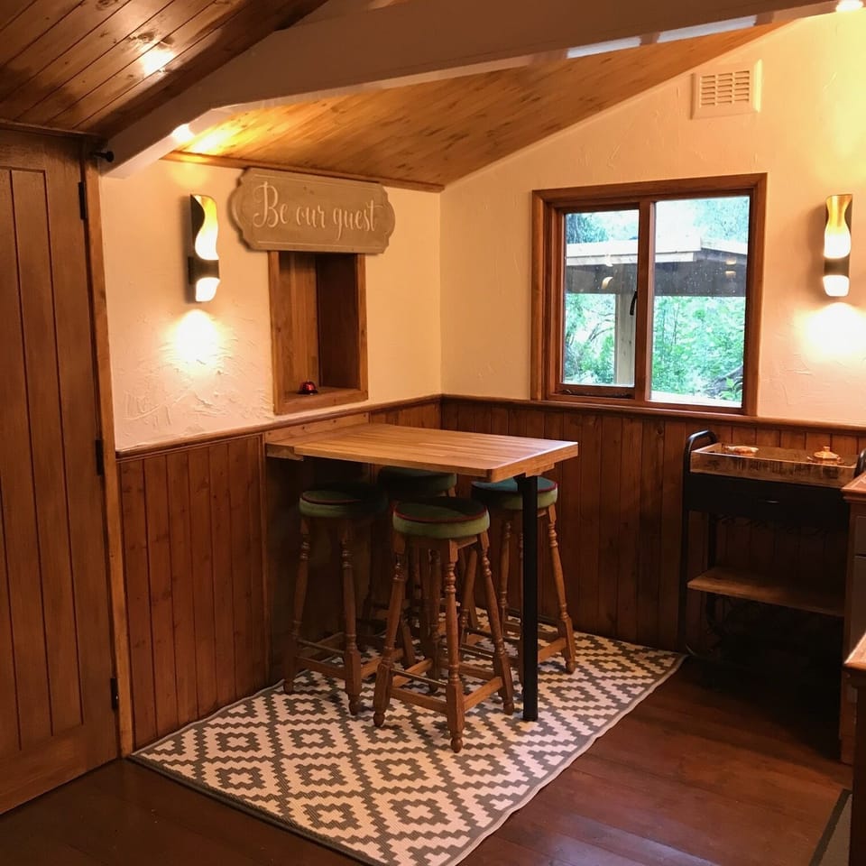 Log Cabin Fold-Up Breakfast Table