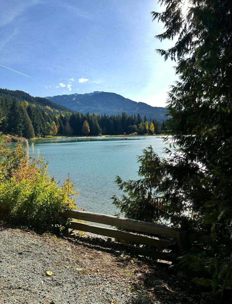 Lost Lake is just a short walk from Glacier Lodge and one of Whistler’s most beautiful spots ✨ Perfect for scenic strolls, biking, or relaxing by the water. ️