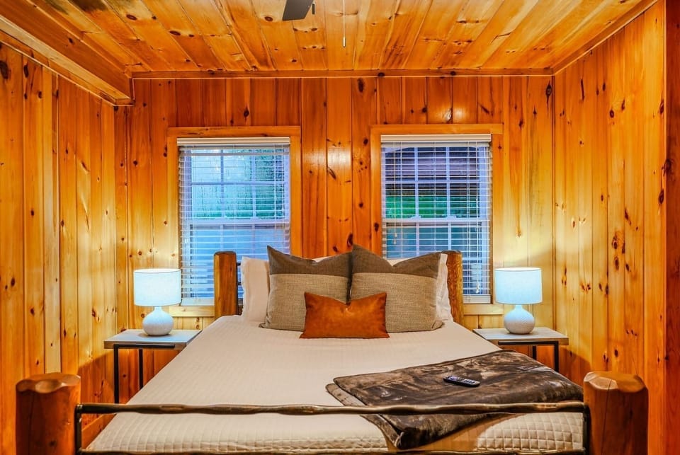 Main level Queen bedroom
