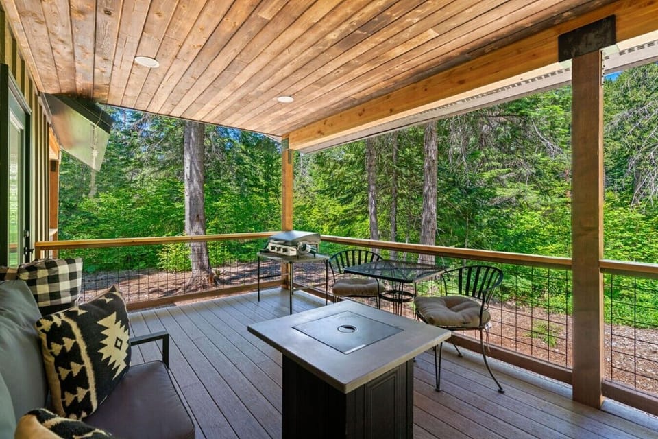 Deck with Blackstone and Firepit