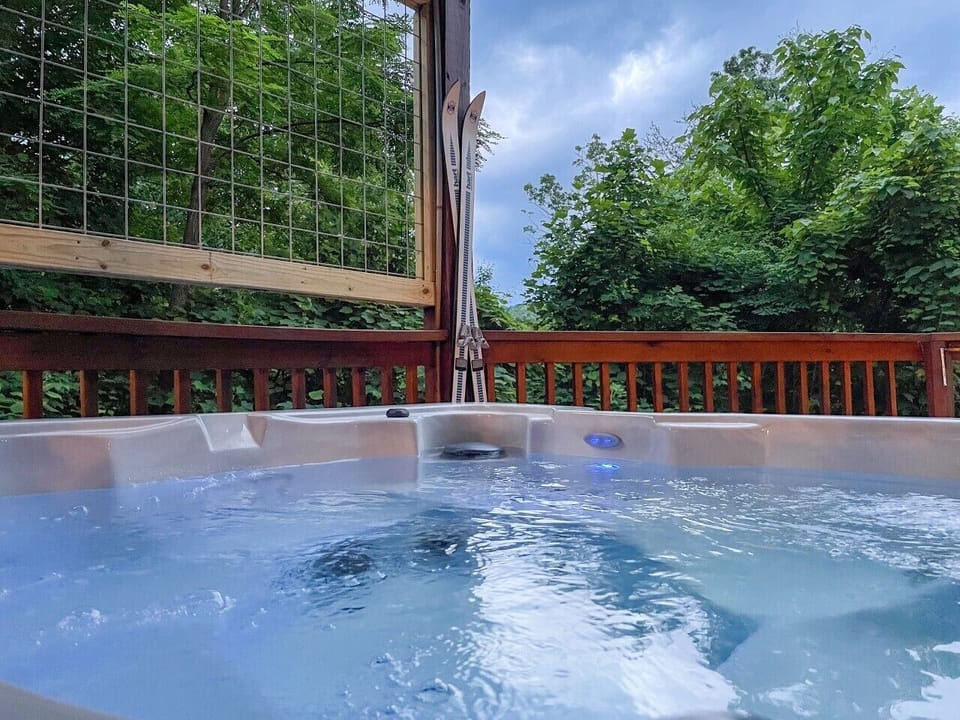 Soak among the treetops