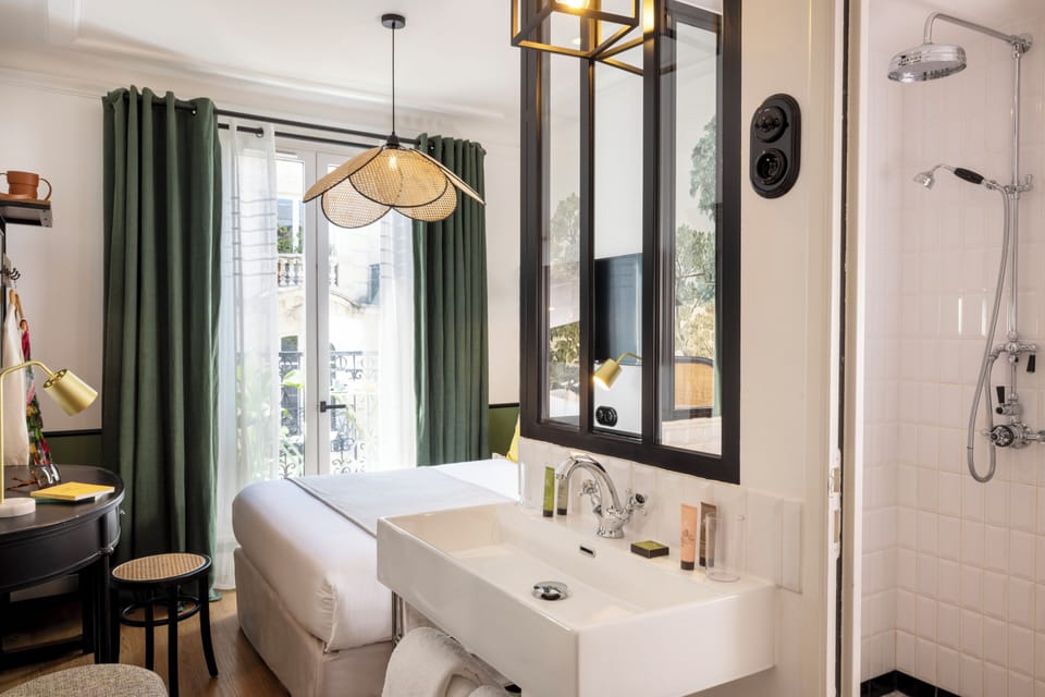 In-room safe, desk, laptop workspace, soundproofing