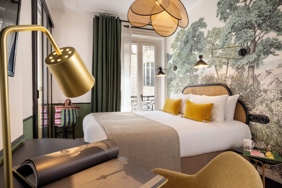Superior Double Room, Bathtub | In-room safe, desk, laptop workspace, soundproofing