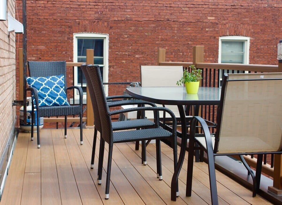 Your own outdoor space with table for 6 and BBQ
