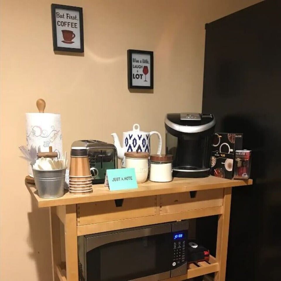 Basic Kitchen essentials;  Microwave , Fridge, Toaster , Kettle, no Stove