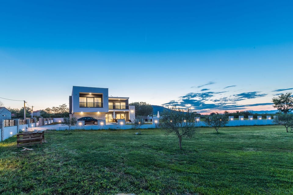 House, Smoking | 4 bedrooms