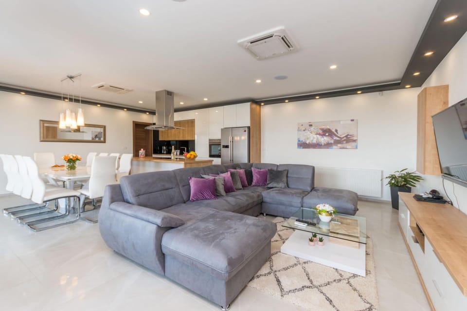 House, Smoking | 4 bedrooms