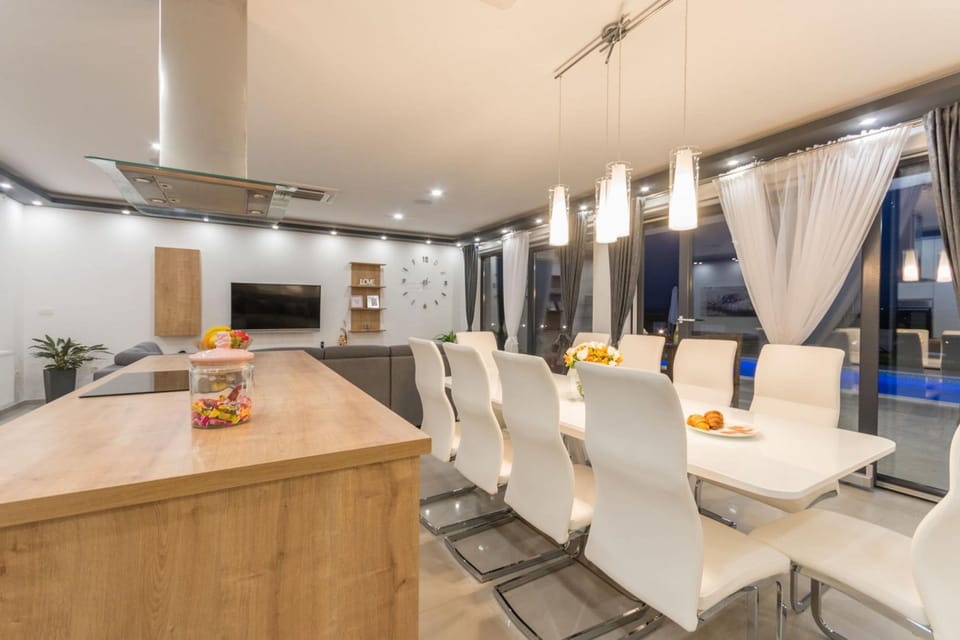House, Smoking | 4 bedrooms