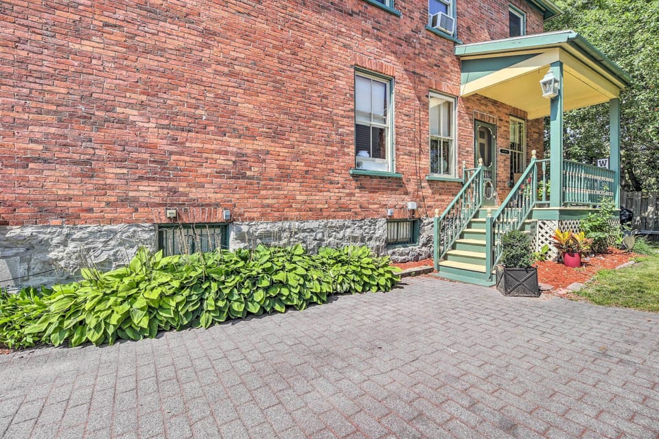 Property Entrance | 0.5 Mi to Lake Champlain