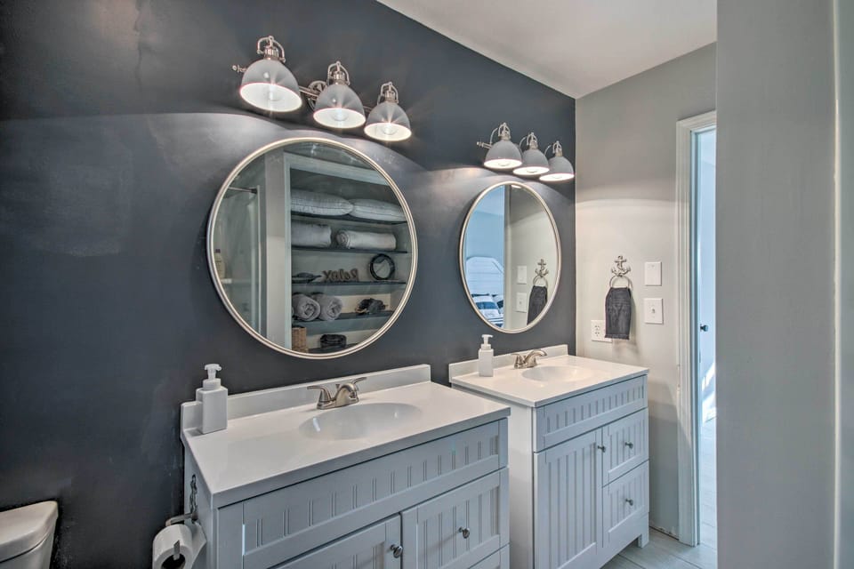 En-Suite Bathroom | Towels Provided | Complimentary Toiletries