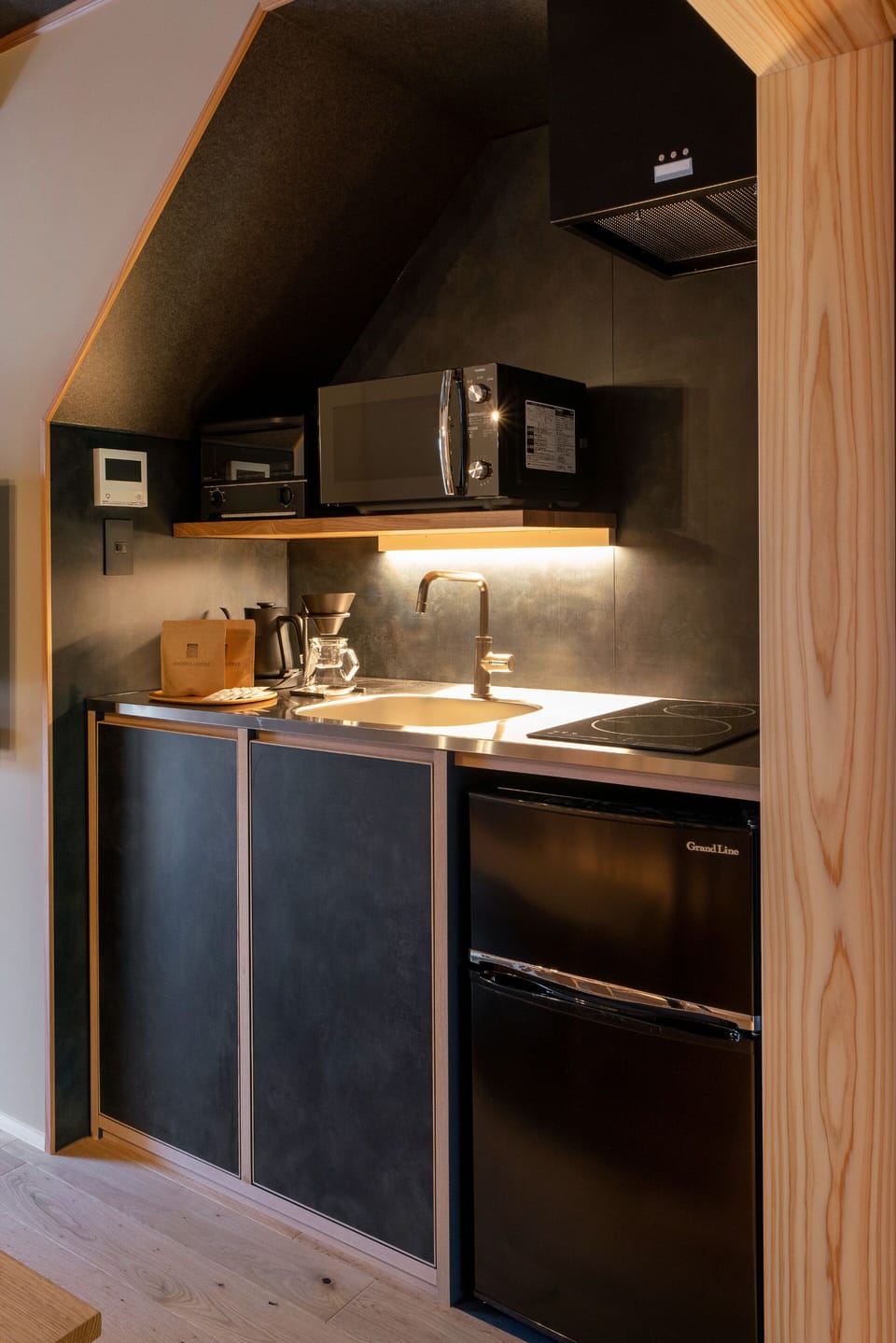 Traditional House, 3 Bedrooms, Kitchen, Garden View | Private kitchenette | Mini-fridge, microwave, stovetop, electric kettle