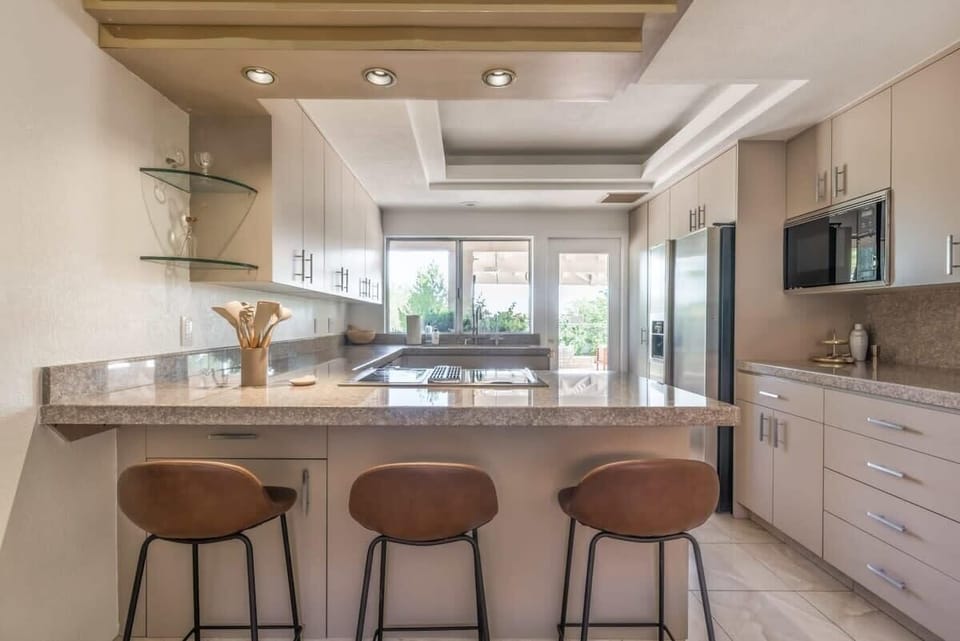 Breakfast Bar